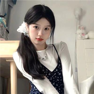 脚踏三条船